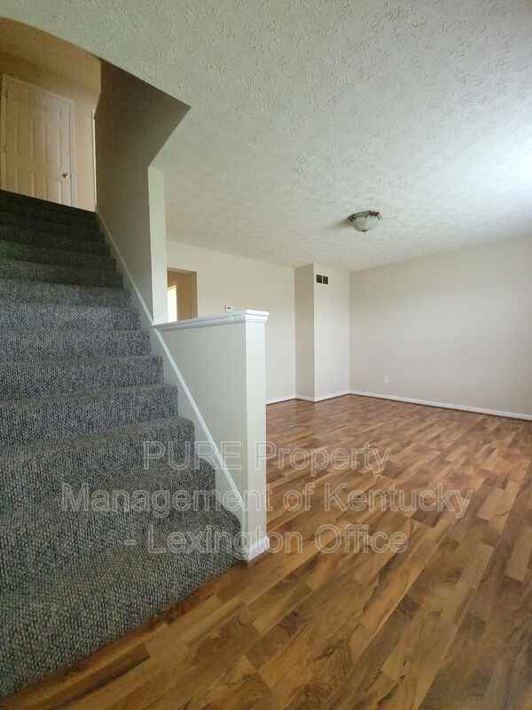 524 Tomahawk Dr - Photo 2 of 16