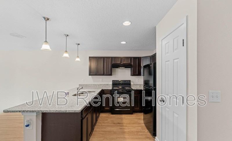 5510 Marathon Pkwy - Photo 5 of 25