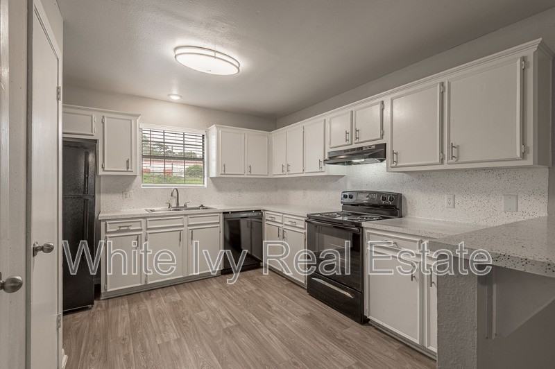 600 Palm St #2 - Photo 5 of 18