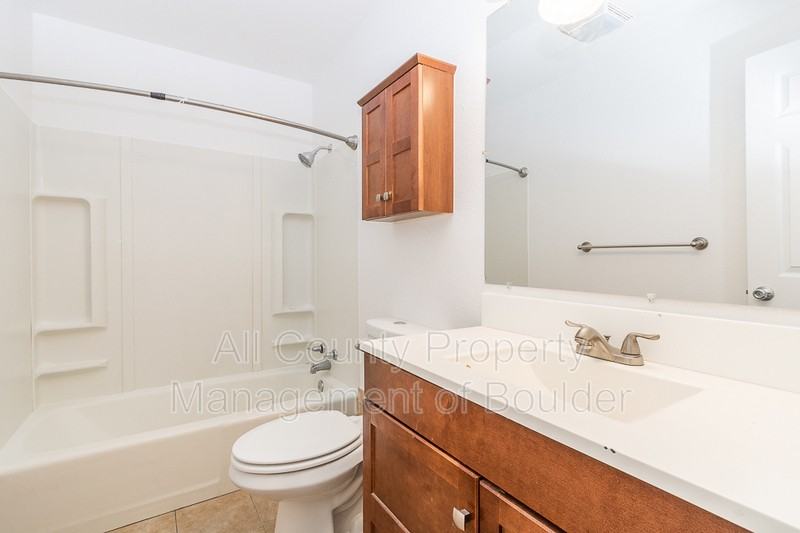 832 S Bowen St #D - Photo 7 of 12