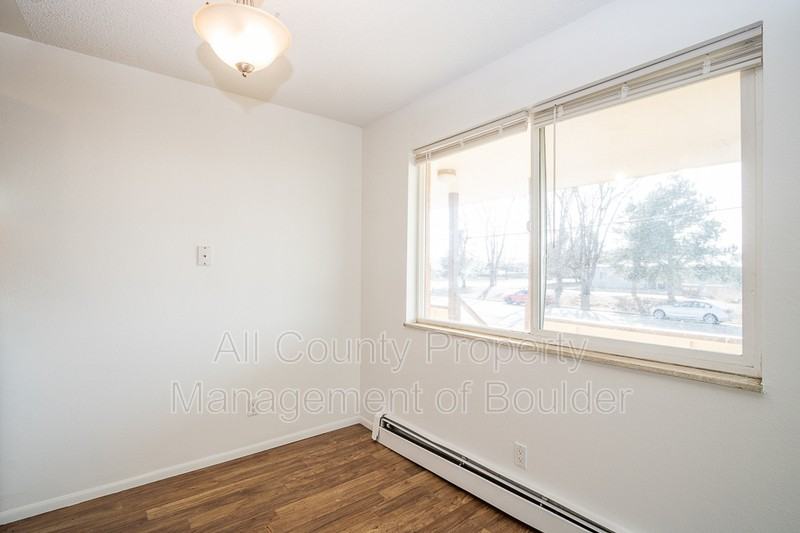 832 S Bowen St #D - Photo 3 of 12