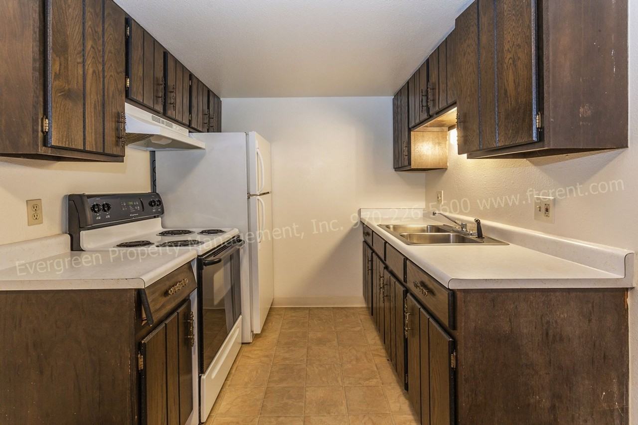 1314 E 16th St - Photo 6 of 37