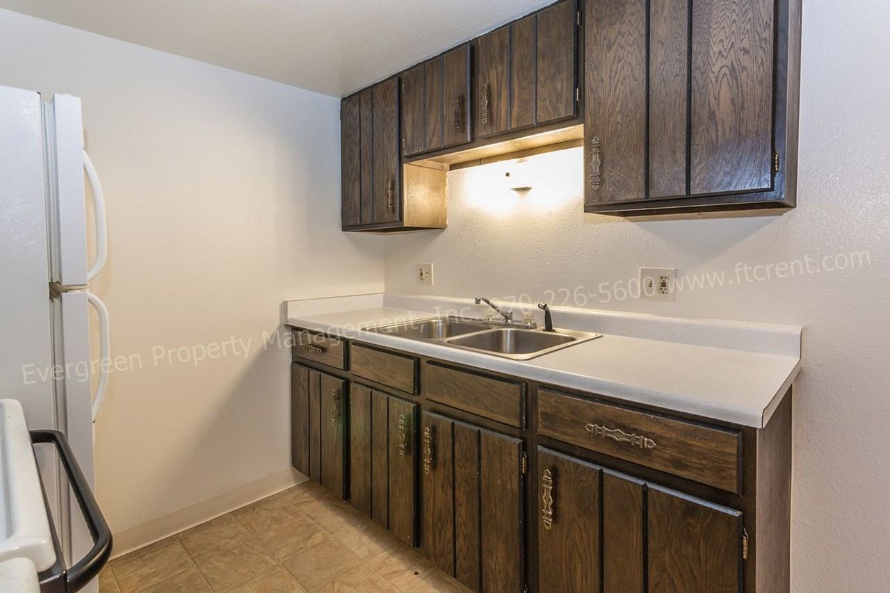 1314 E 16th St - Photo 7 of 37