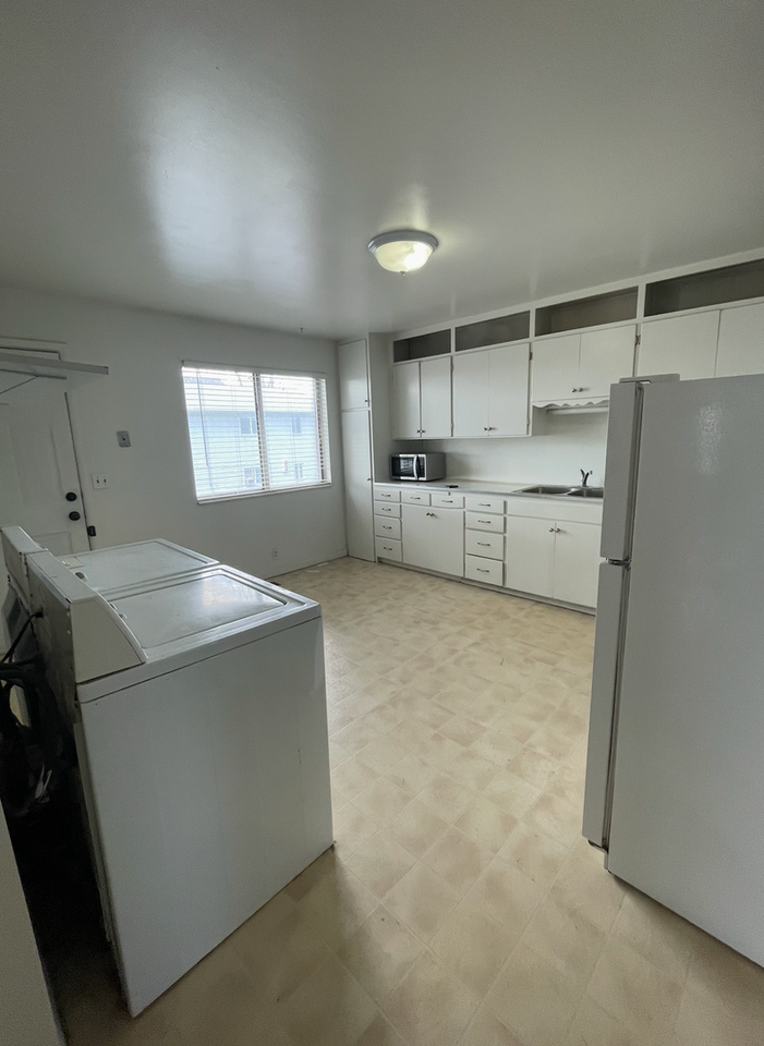 Pages Lane Apartments and Townhomes - Photo 4 of 8