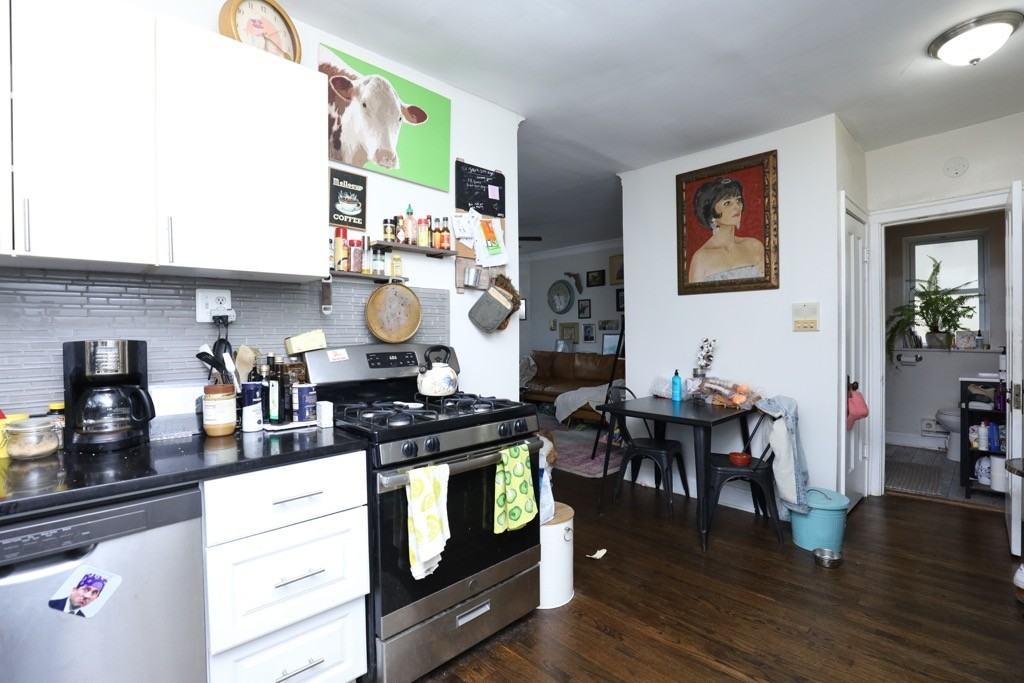 3815 N Greenview Ave #1W - Photo 6 of 21