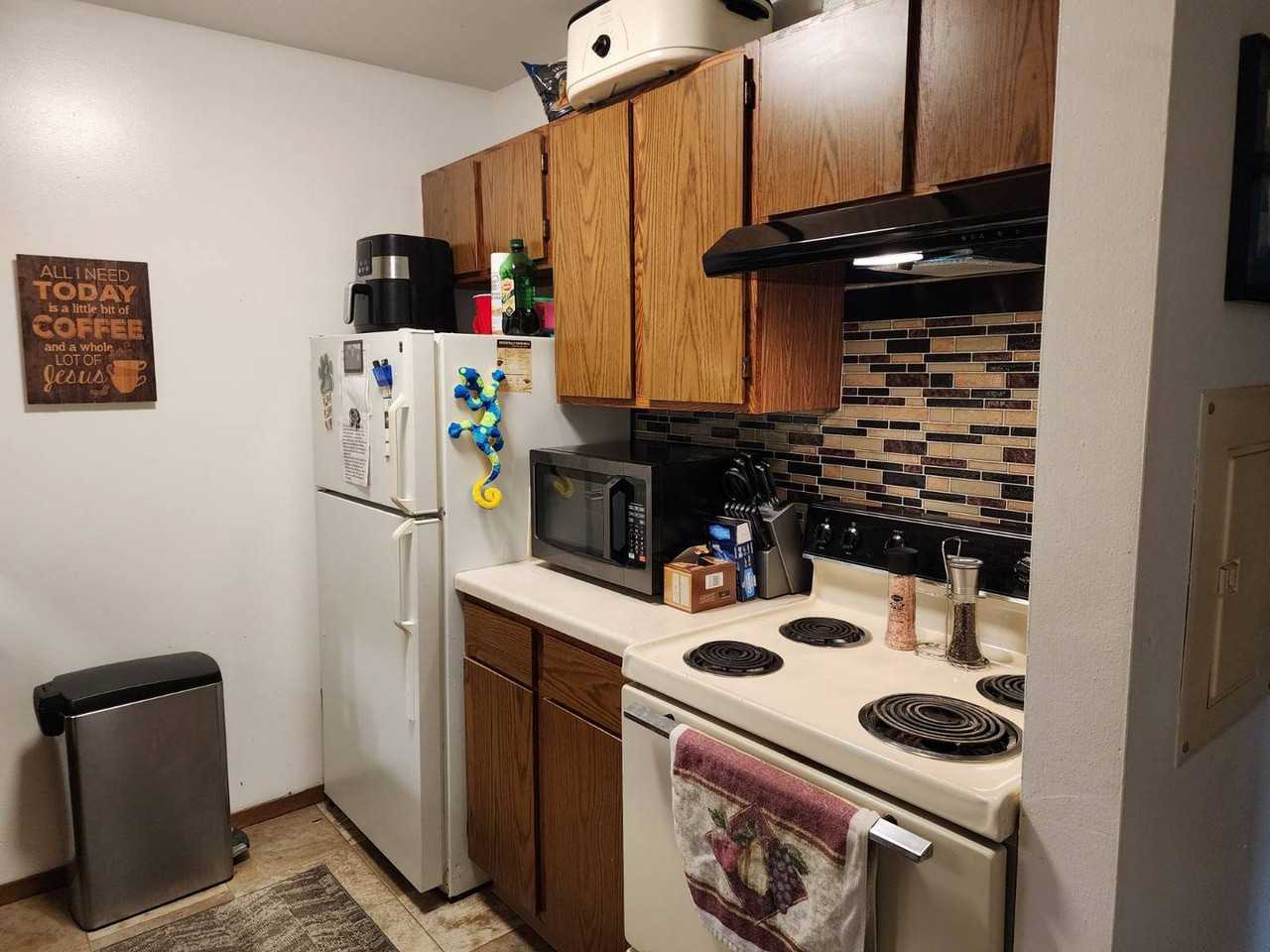 Appleton Court Apartments - Photo 3 of 8