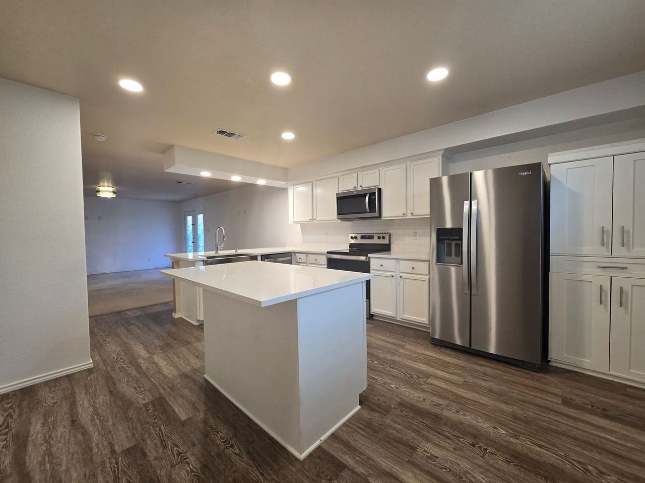 5108 Screaming Eagle Cir - Photo 4 of 29