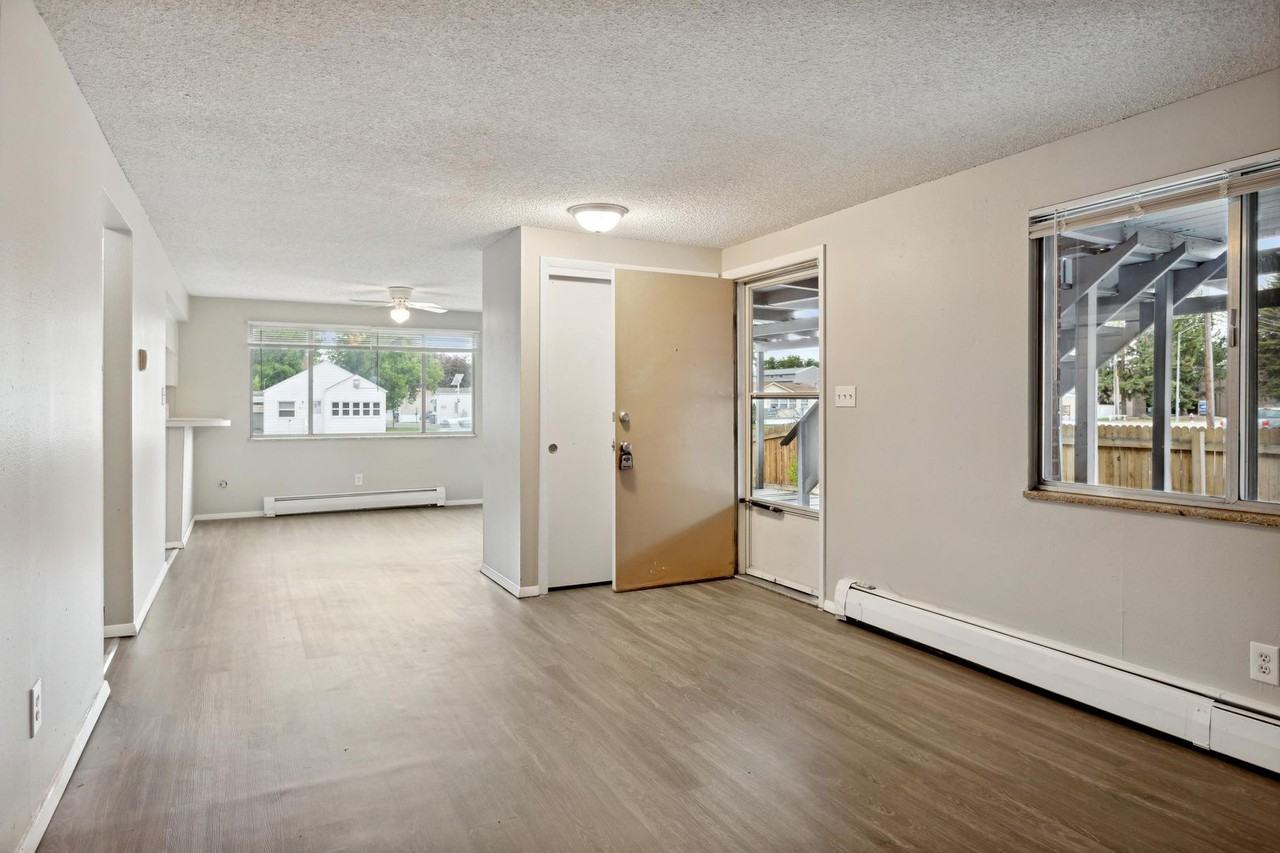 1014 W 17th Avenue - Photo 4 of 33