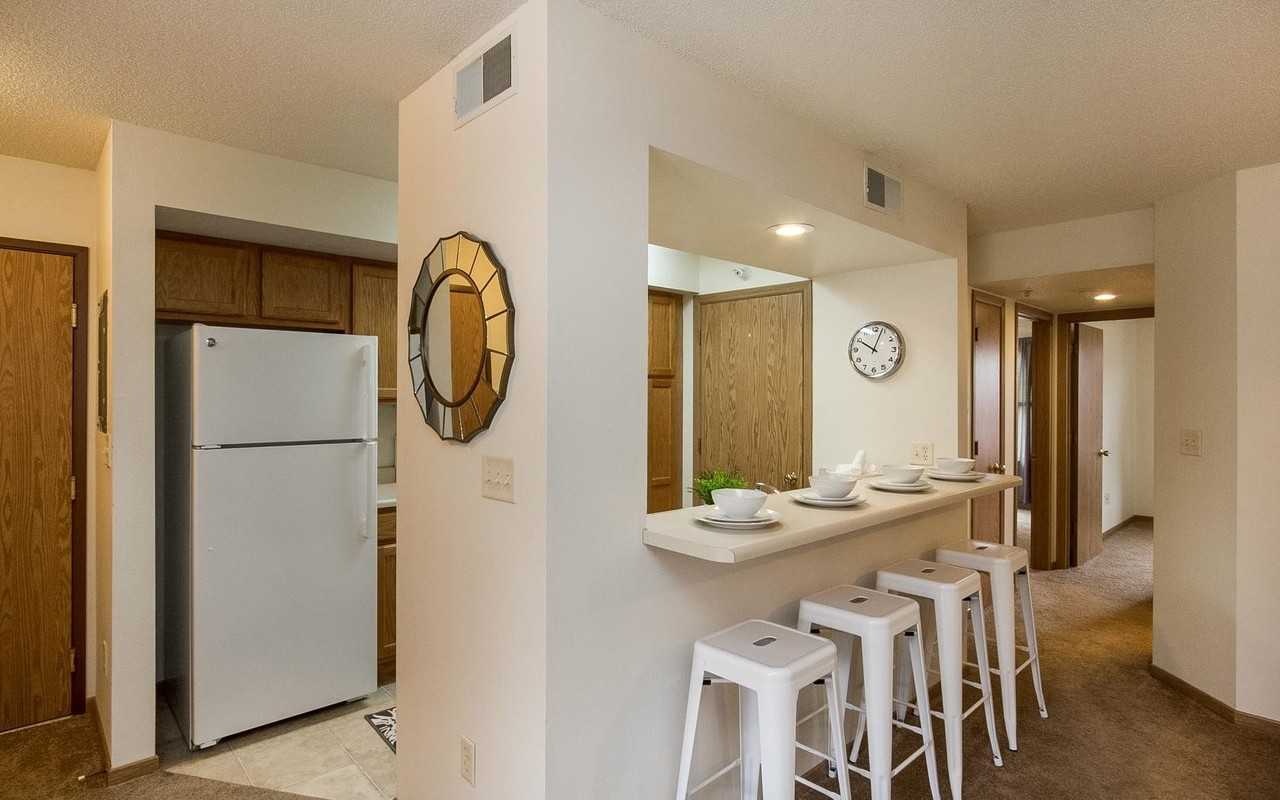 1039 W Benton St - Photo 4 of 12
