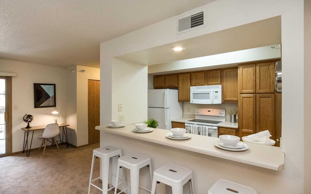 1039 W Benton St - Photo 5 of 12