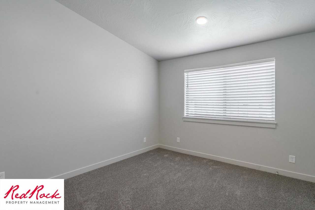 1167 E Telegraph St #C305 - Photo 3 of 50