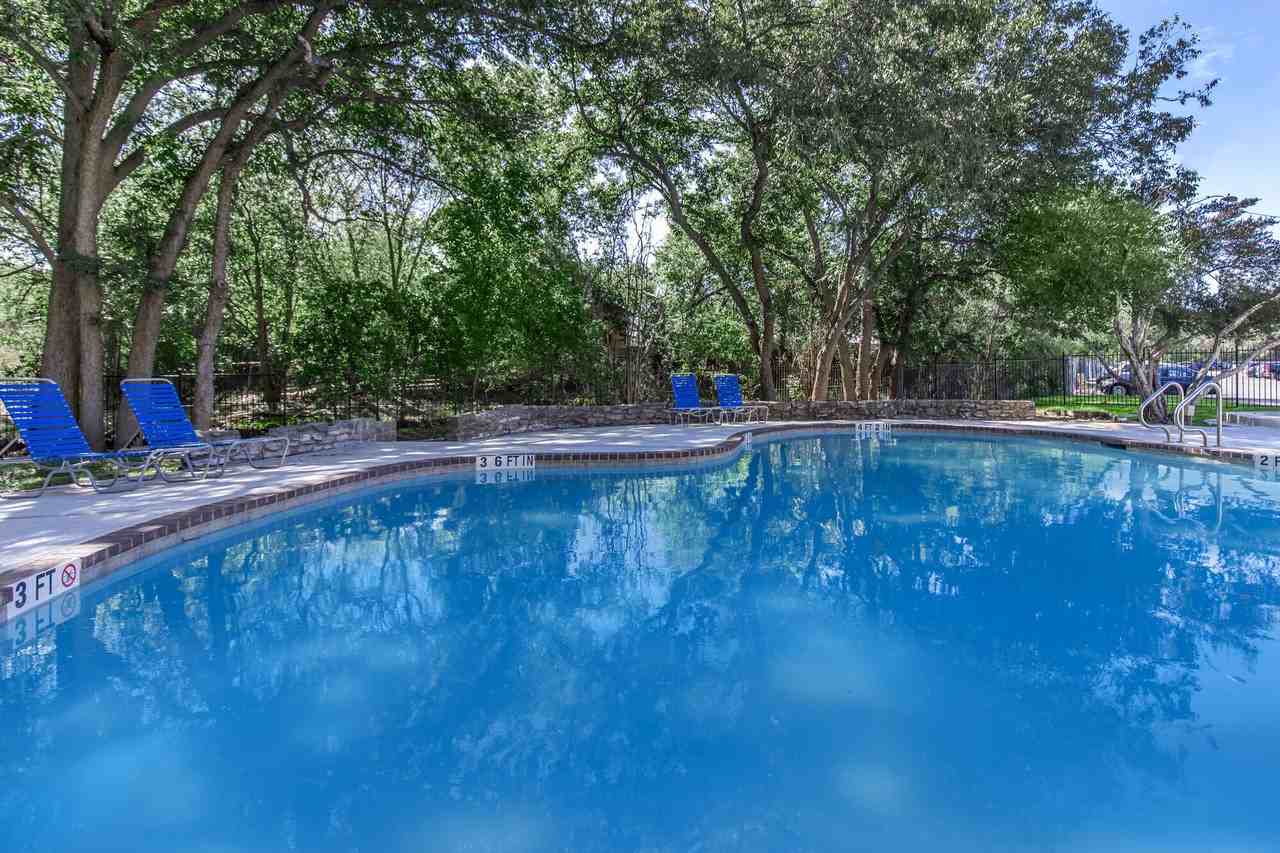 Bainbridge Apartments - Photo 2 of 25