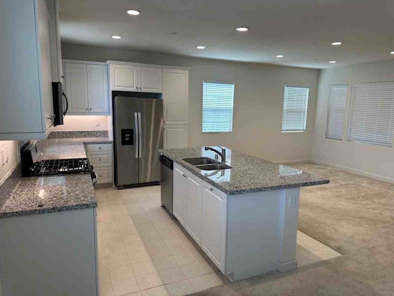 441 Lucent Dr - Photo 2 of 20