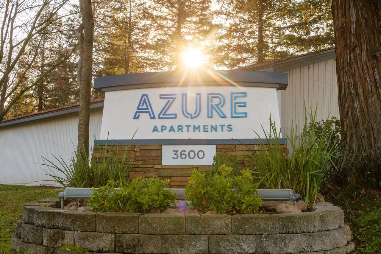 Azure - Photo 3 of 18