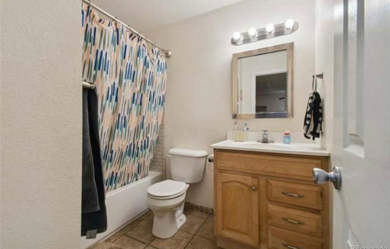 2190 S Holly St - Photo 4 of 25