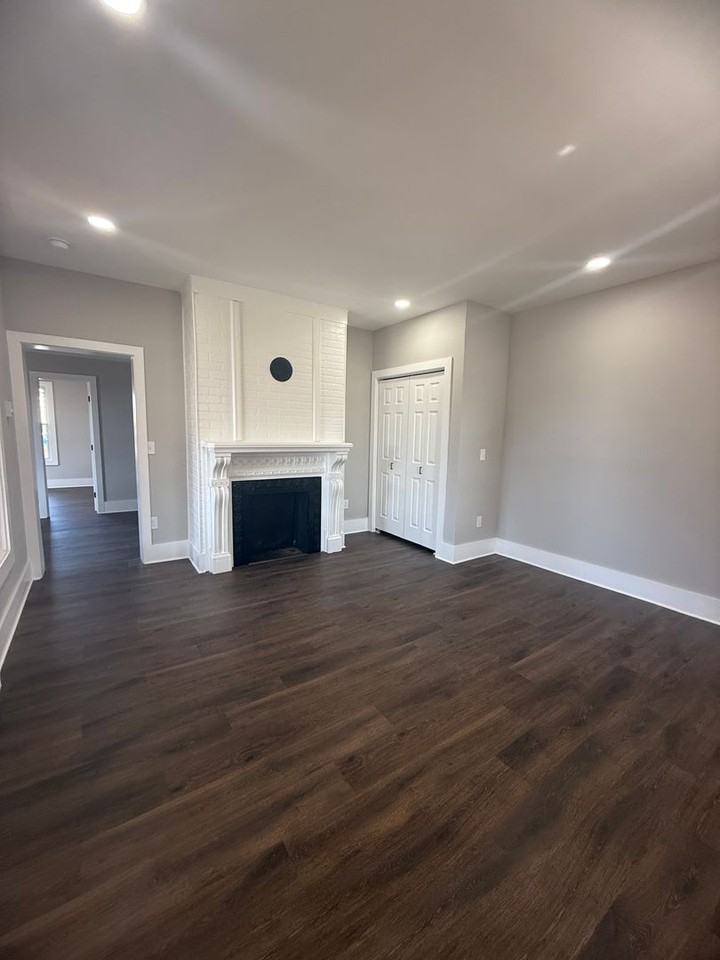 200 Main St. - Red Pod - Photo 3 of 33