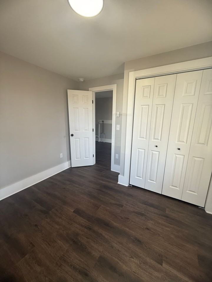 200 Main St. - Red Pod - Photo 7 of 33