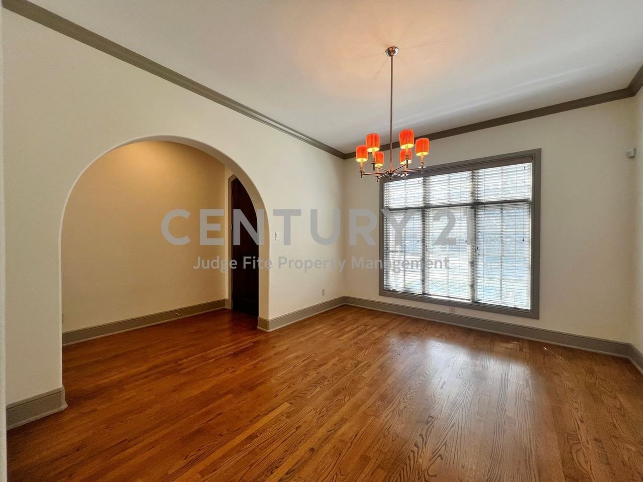 3324 W 6th St - Photo 2 of 11