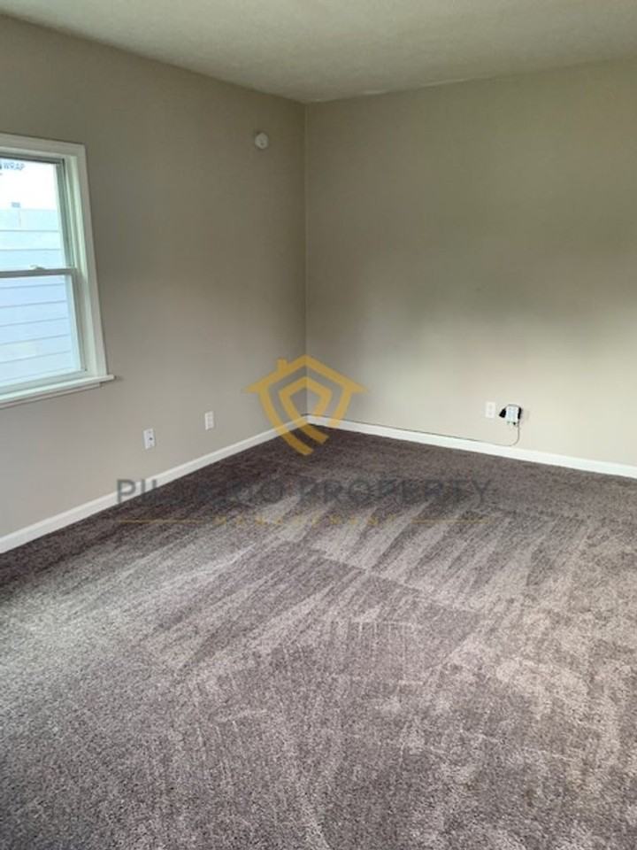 3214 Hovey St - Photo 5 of 10