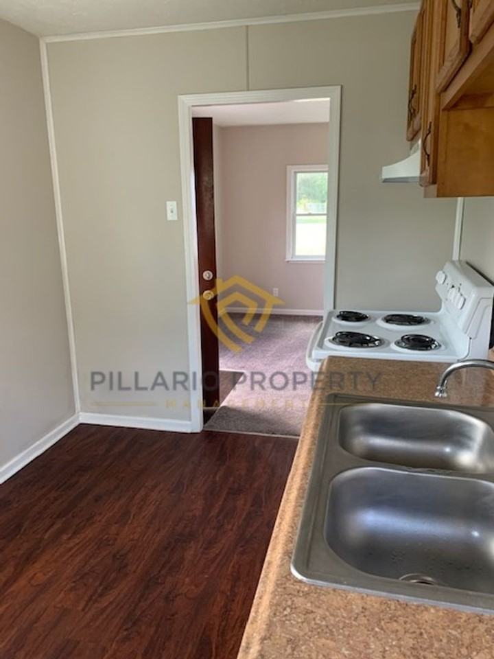 3214 Hovey St - Photo 3 of 10