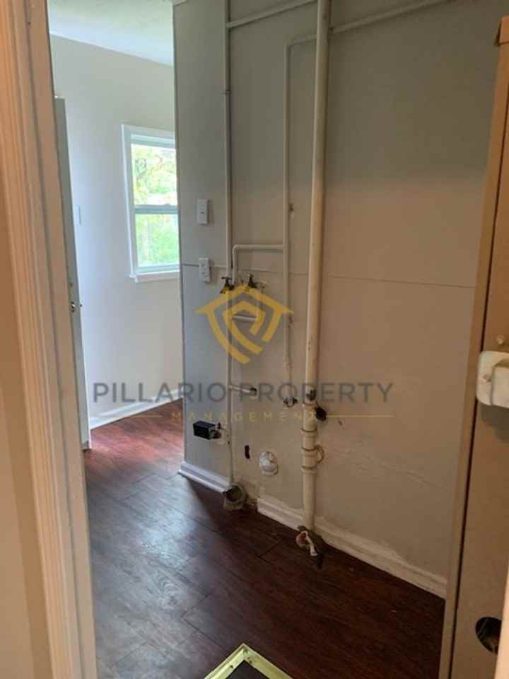 3214 Hovey St - Photo 6 of 10