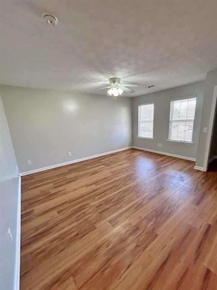 1717 Creek Cir Se - Photo 2 of 17