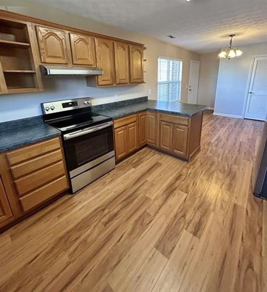 1717 Creek Cir Se - Photo 4 of 17