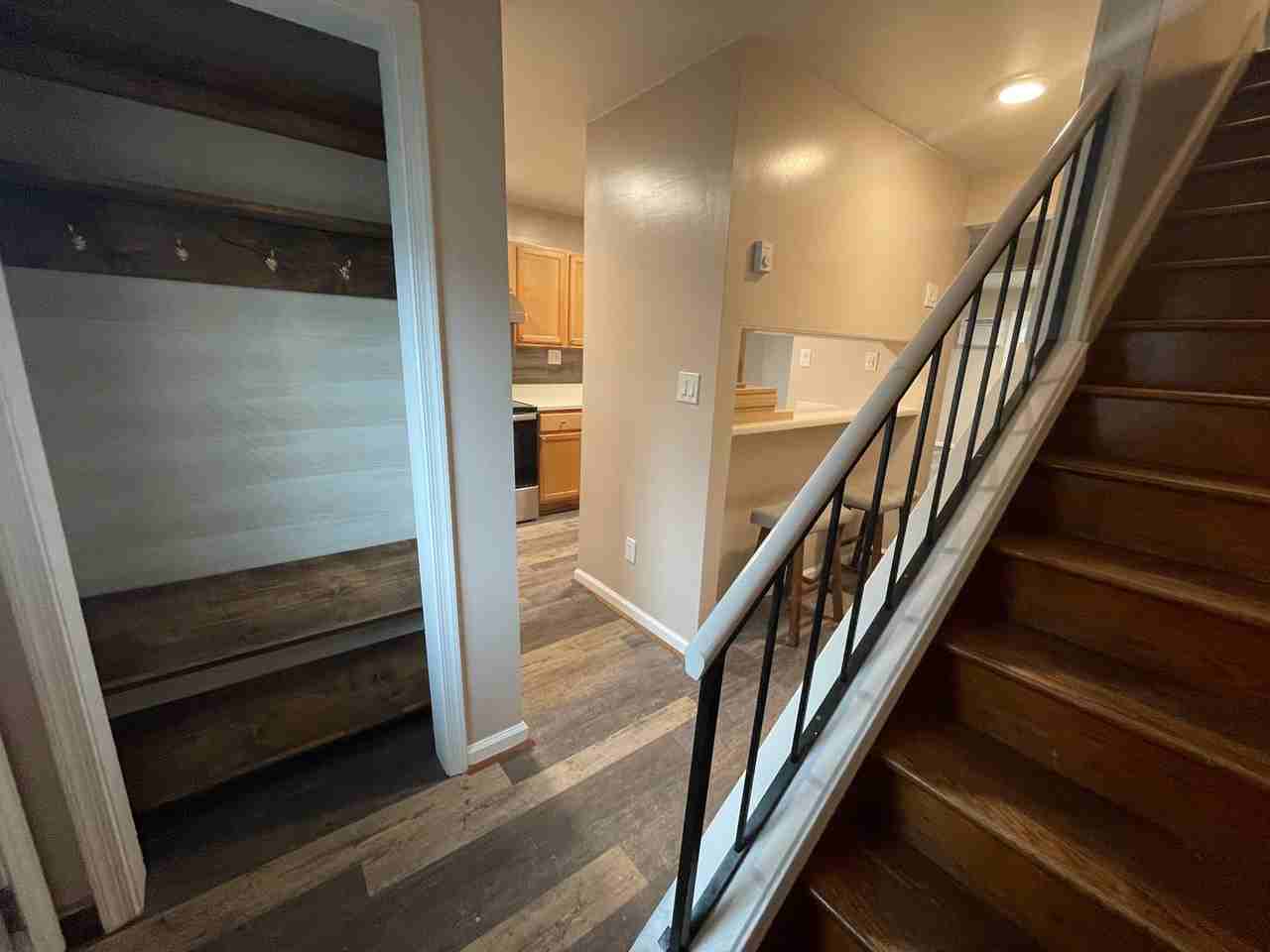 212 E Sylvan Rd - Photo 2 of 14