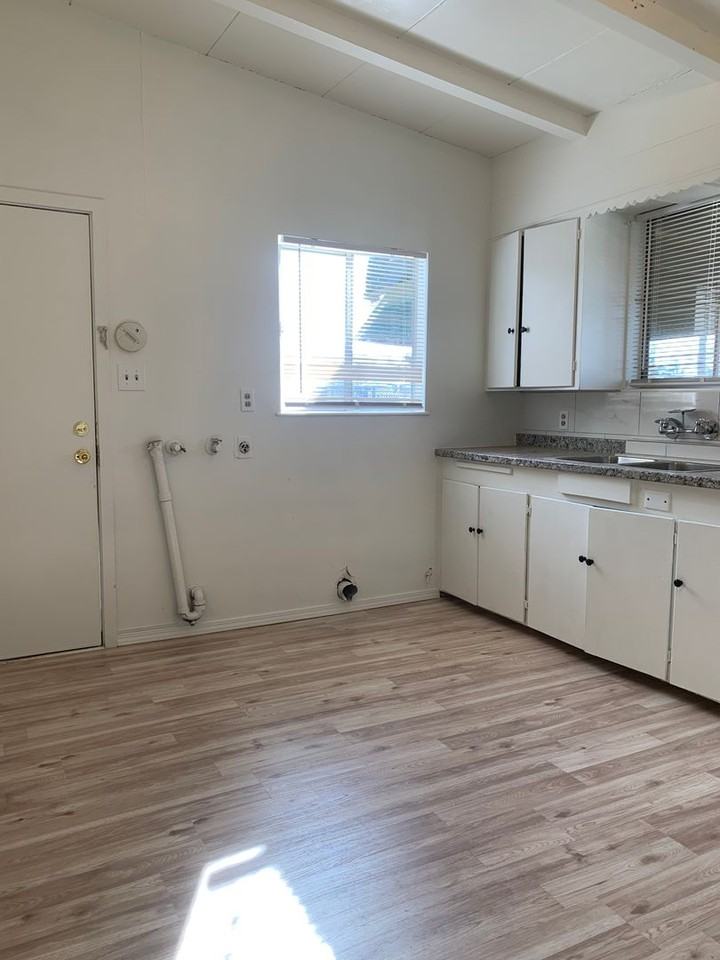 295 Skaggs St #B - Photo 5 of 16