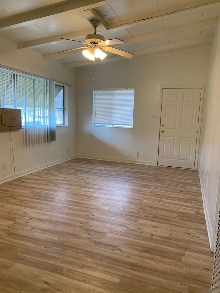 295 Skaggs St #B - Photo 7 of 16
