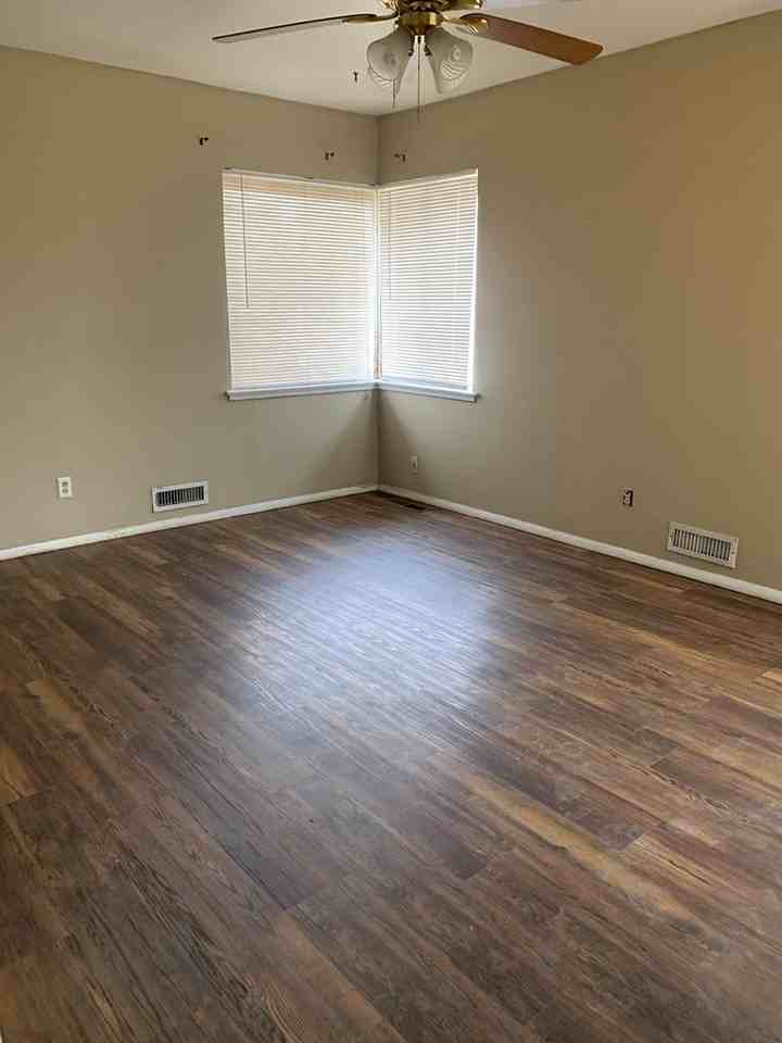 9642 Excelsior Ave - Photo 3 of 6
