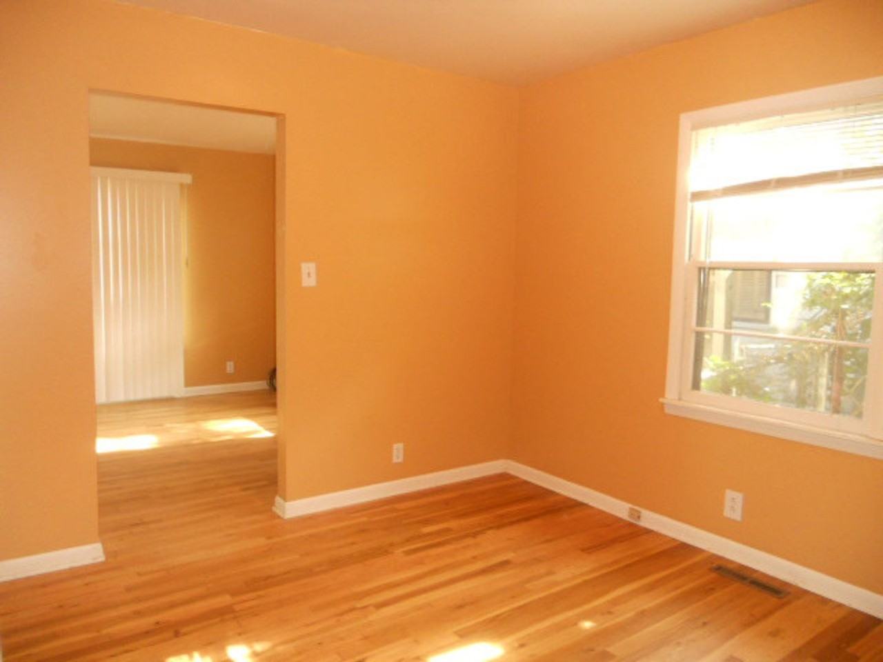 601 Cook Dr - Photo 3 of 10