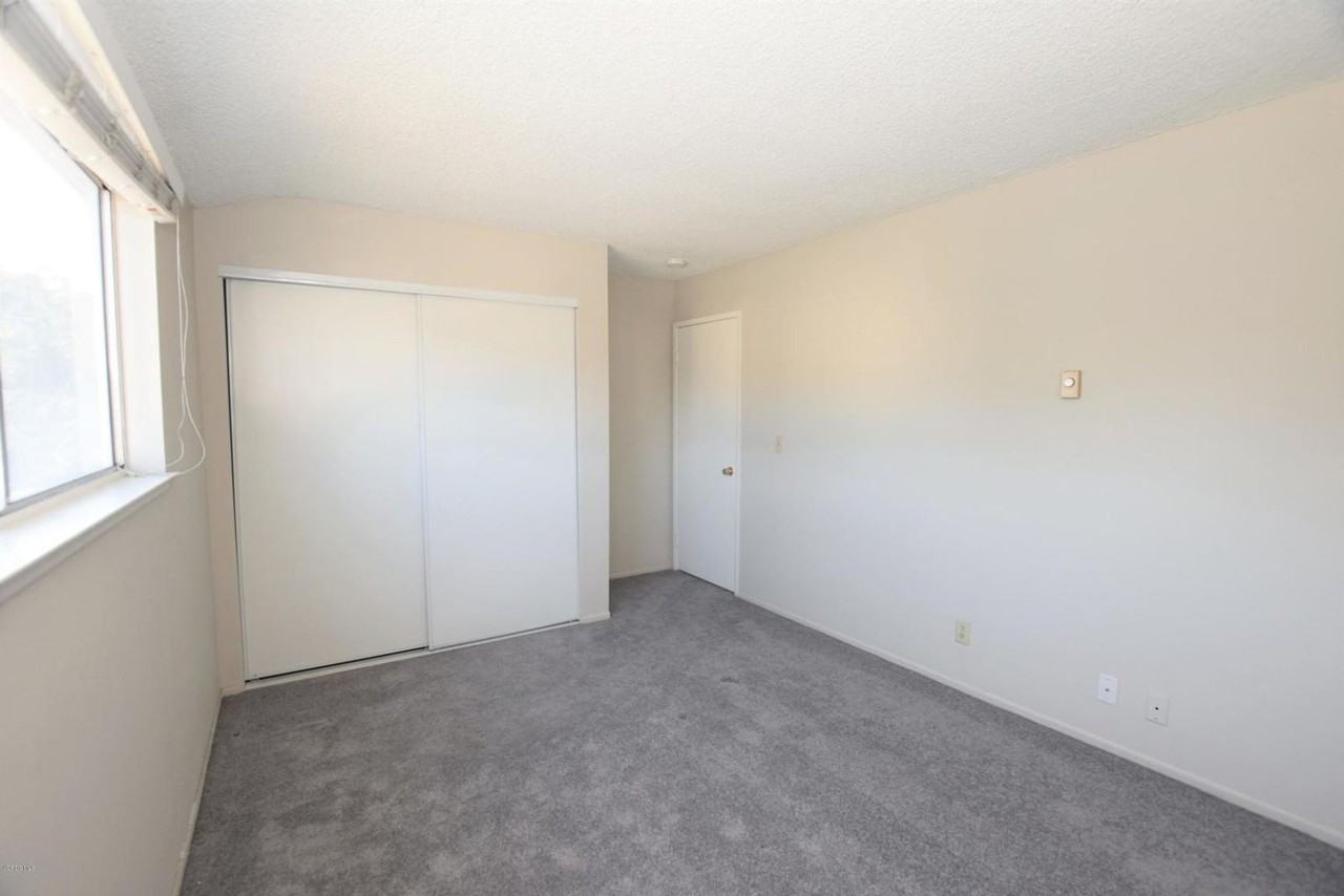 2670 Victoria Ave - Photo 3 of 18