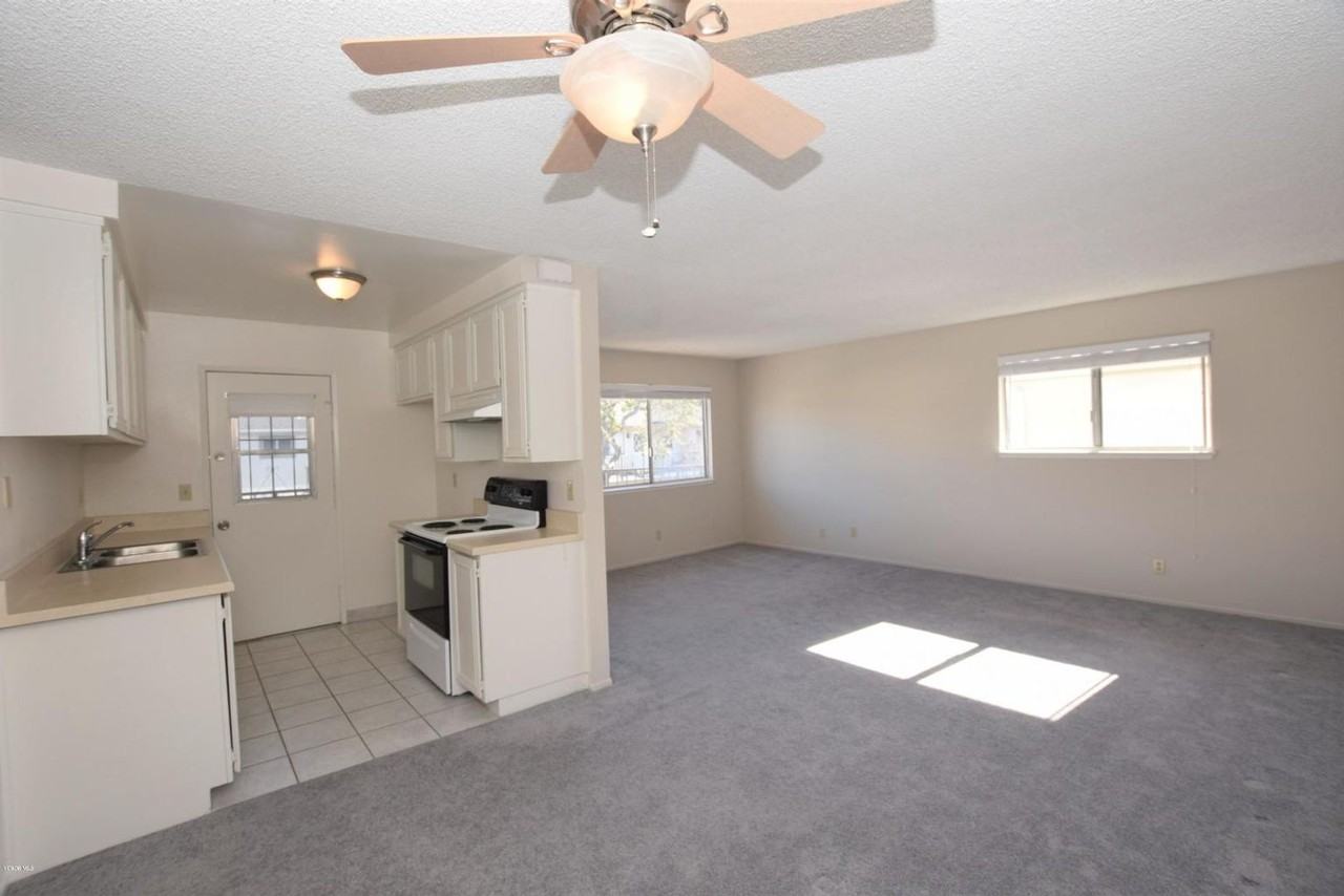 2670 Victoria Ave - Photo 5 of 18