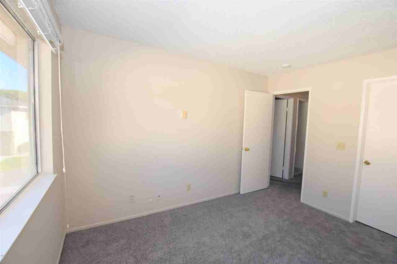 2670 Victoria Ave - Photo 4 of 18