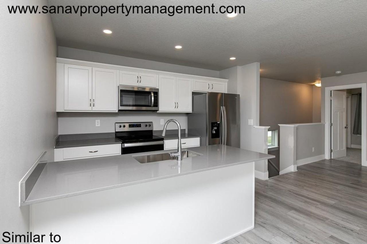 4026 Ne 5th St - Photo 4 of 14