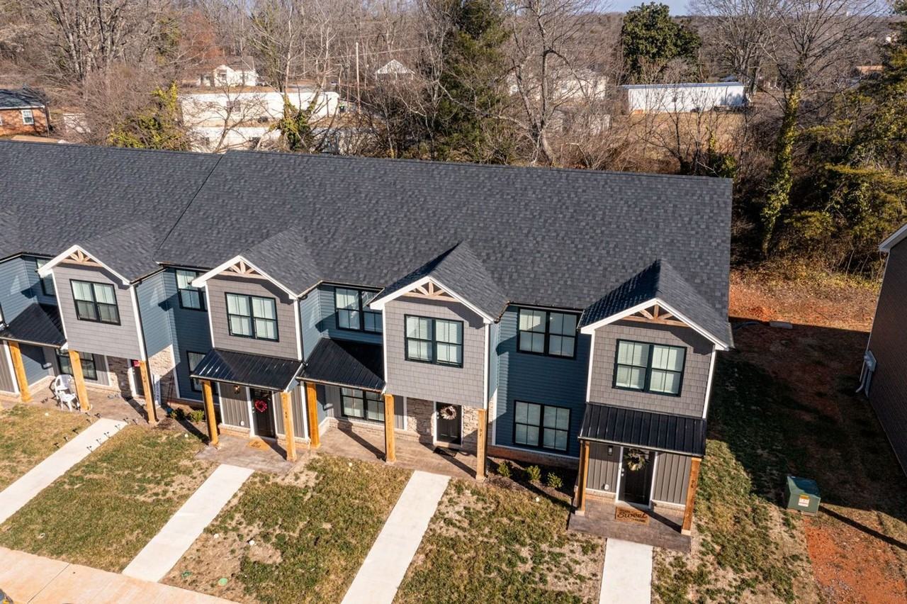 20 Villa Ct - Photo 2 of 17