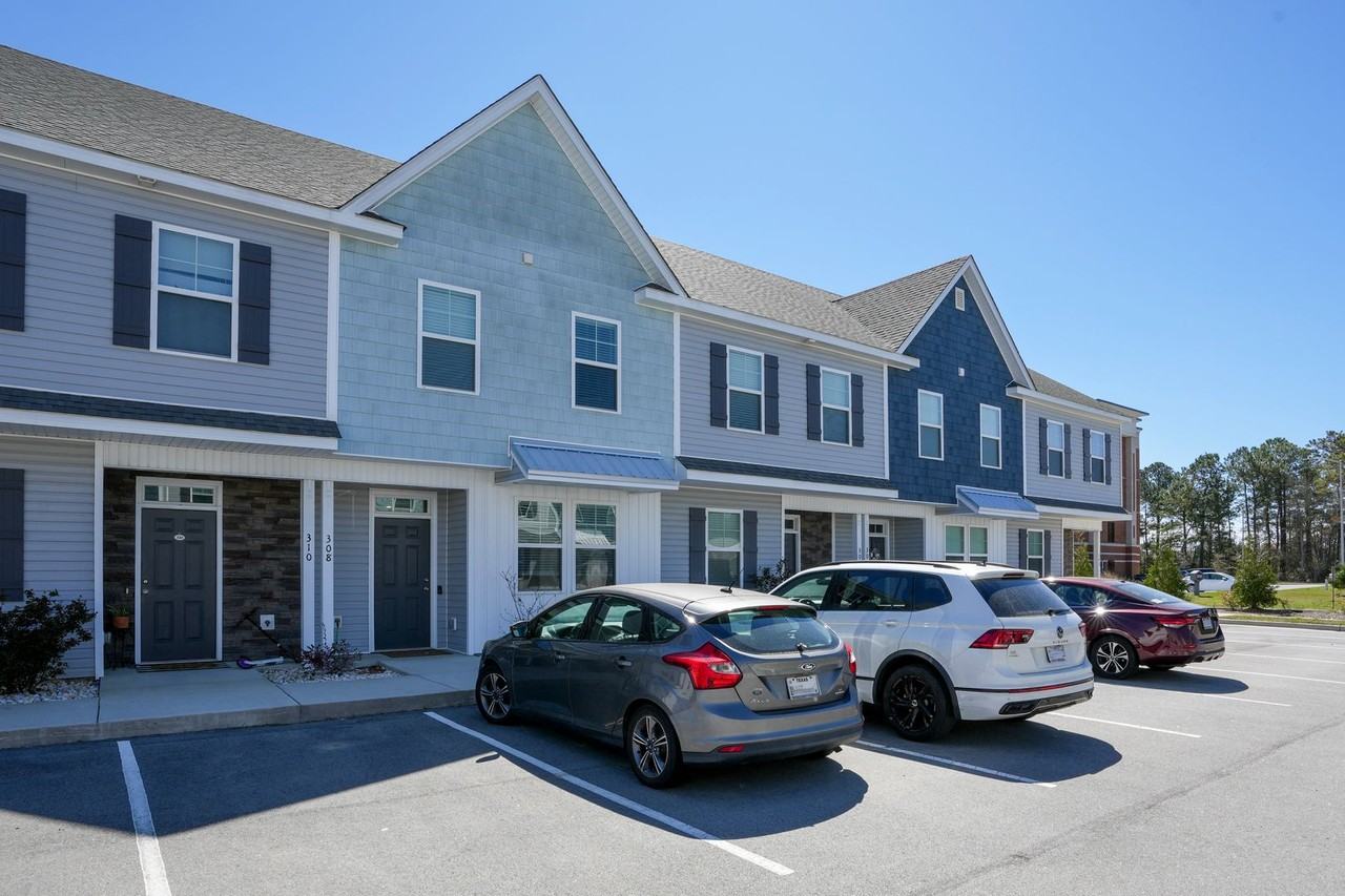 308 Starfish Ln - Photo 2 of 20