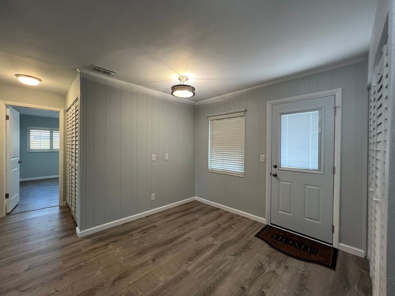 5173 Pineland Ave - Photo 5 of 23