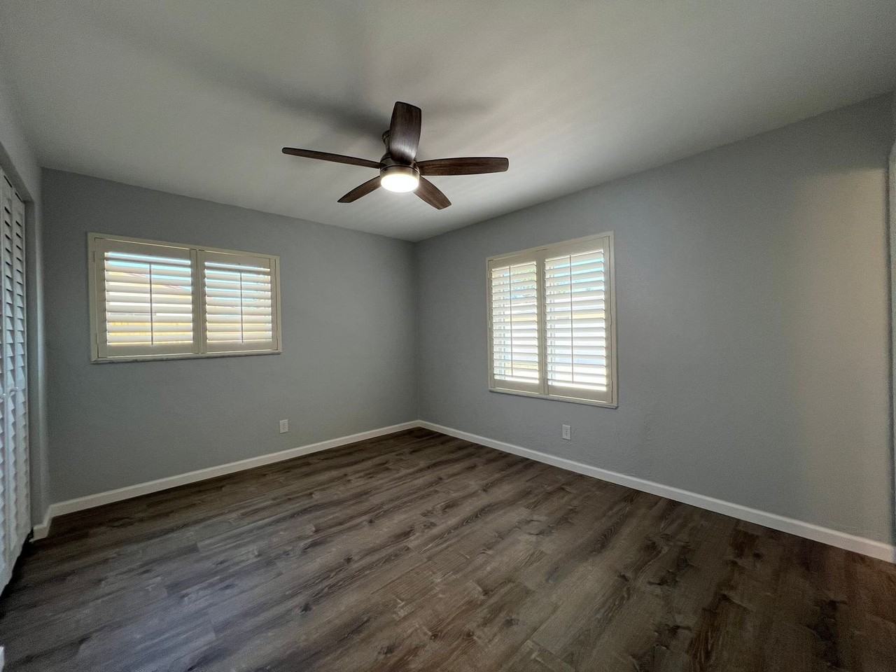 5173 Pineland Ave - Photo 6 of 23