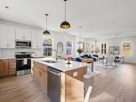 featured image of 1479 Earl St