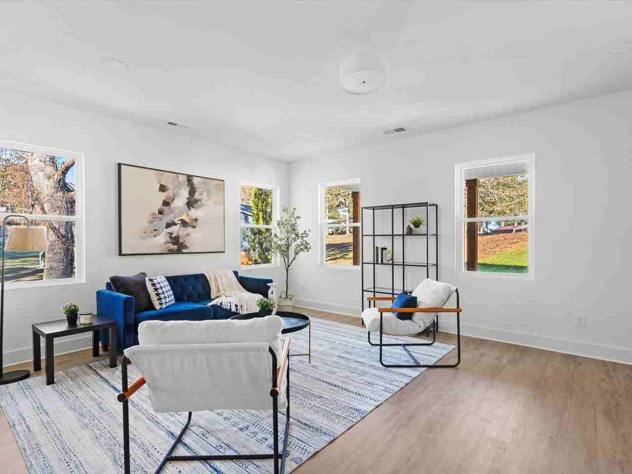 1479 Earl St - Photo 3 of 26