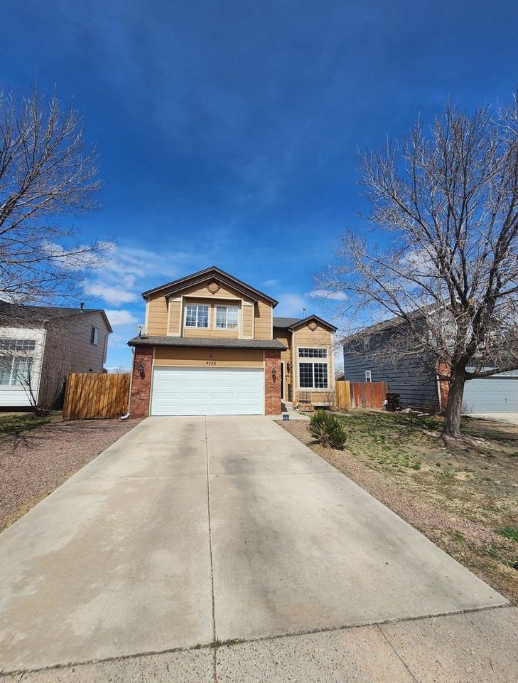 4556 Gunbarrel Dr