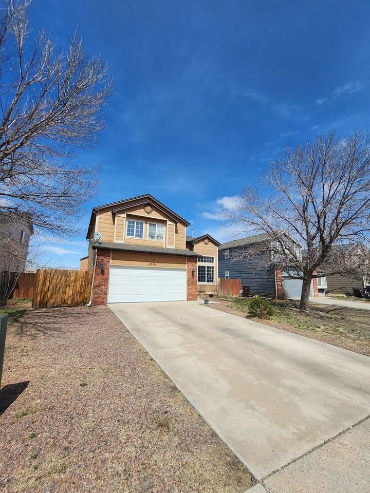 4556 Gunbarrel Dr - Photo 2 of 21
