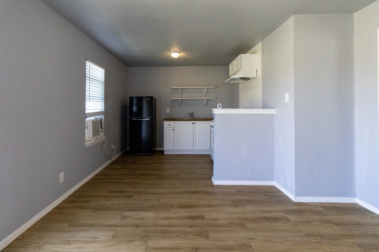 118 W. Avenue A - Photo 3 of 11