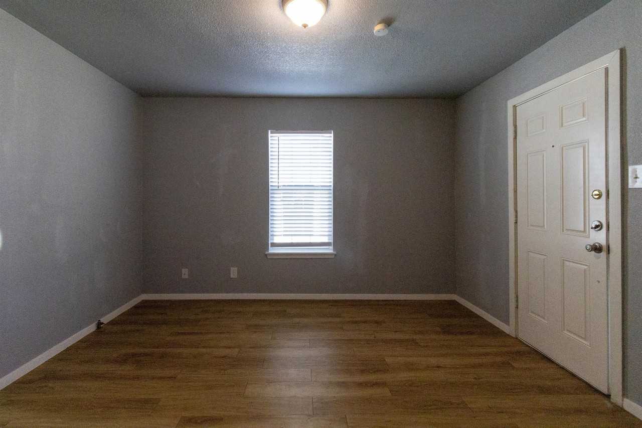 118 W. Avenue A - Photo 4 of 11