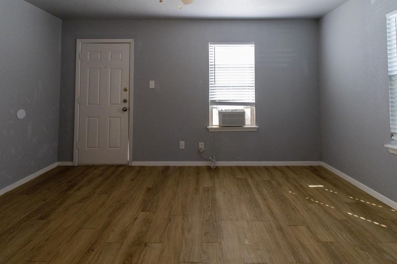 118 W. Avenue A - Photo 7 of 11