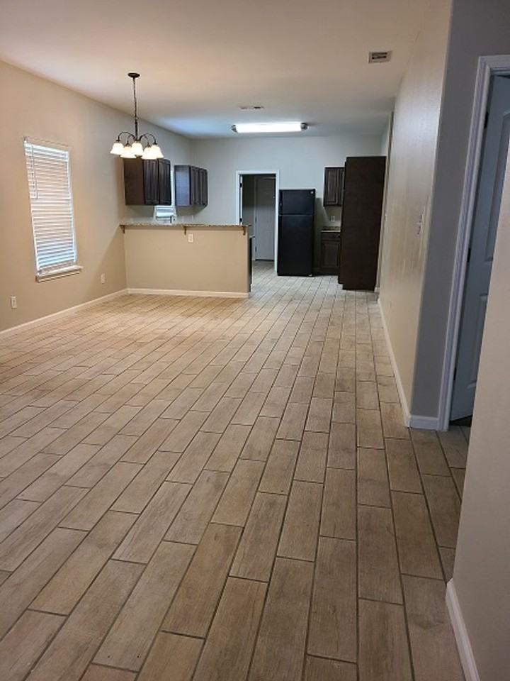 4725 Emerald Dr - Photo 2 of 11