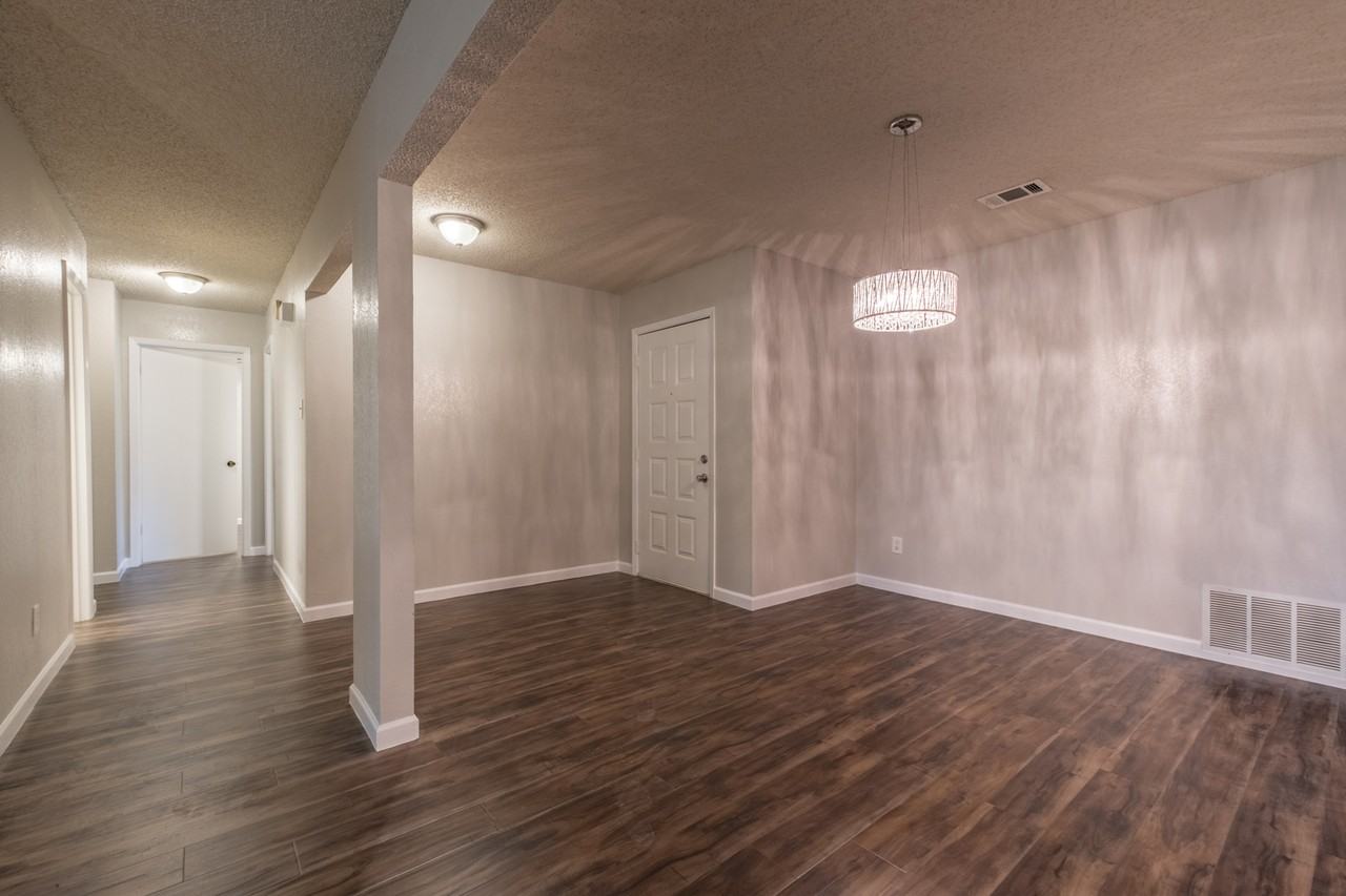 9715 Anderson Village Dr - Photo 7 of 34