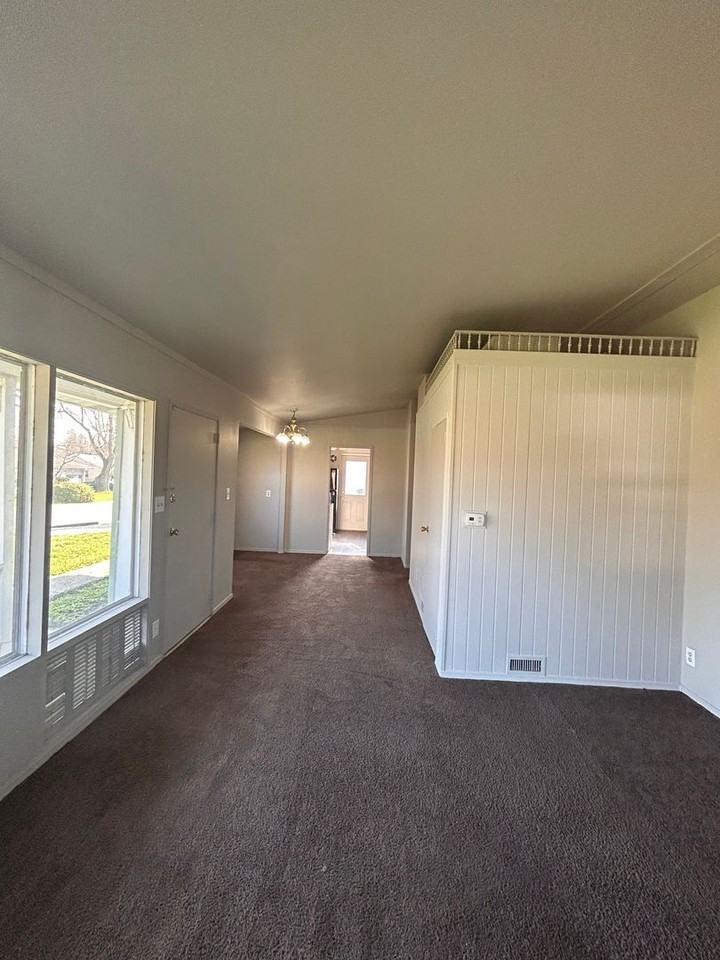 106 Dunbar Ln - Photo 2 of 9